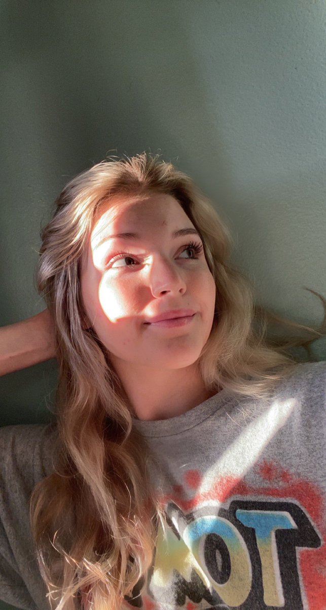 DaelynPerry17's tweet photo. Procrastinating at it’s finest😌 https://t.co/hPs30uJacG