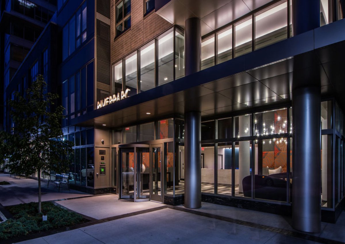 RiverParcApts's tweet photo. Poised and ready to welcome your guests this holiday season. ✨✨✨
#RiverParcPI #PortImperial #Weehawken https://t.co/frSnzEcQgT
