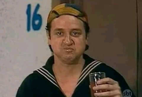 _cacu_'s tweet photo. La primera vez que probé cerveza // yo hoy en día https://t.co/d3JLslfkED