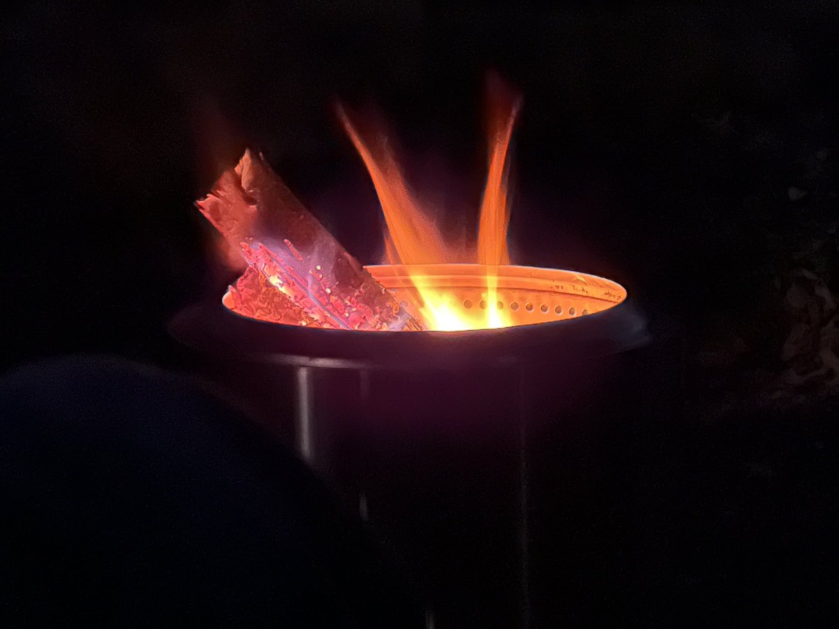 ProfSaint's tweet photo. That kind of evening. #SoloBonfire https://t.co/dk5Wsuoxg5