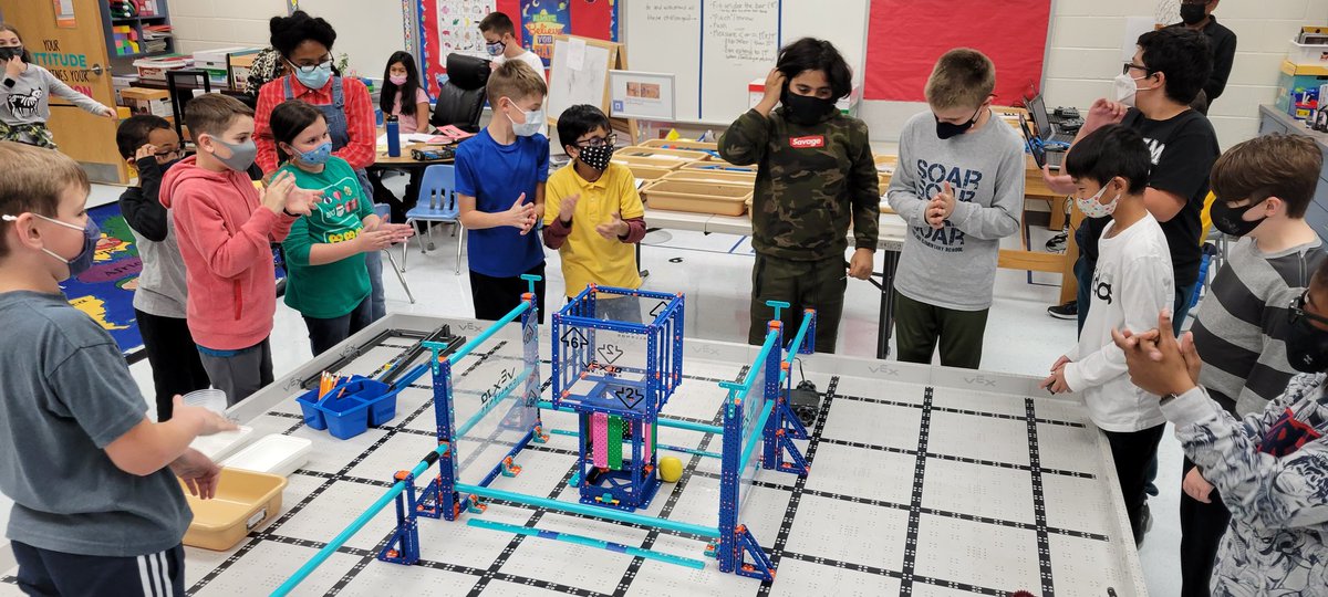 ALESFalconbots's tweet photo. Falconbots are so excited for their first driving bot of the season!  All our teams are coming along really well! #AshlandSOAR #AshlandRobotics https://t.co/haae0603KE
