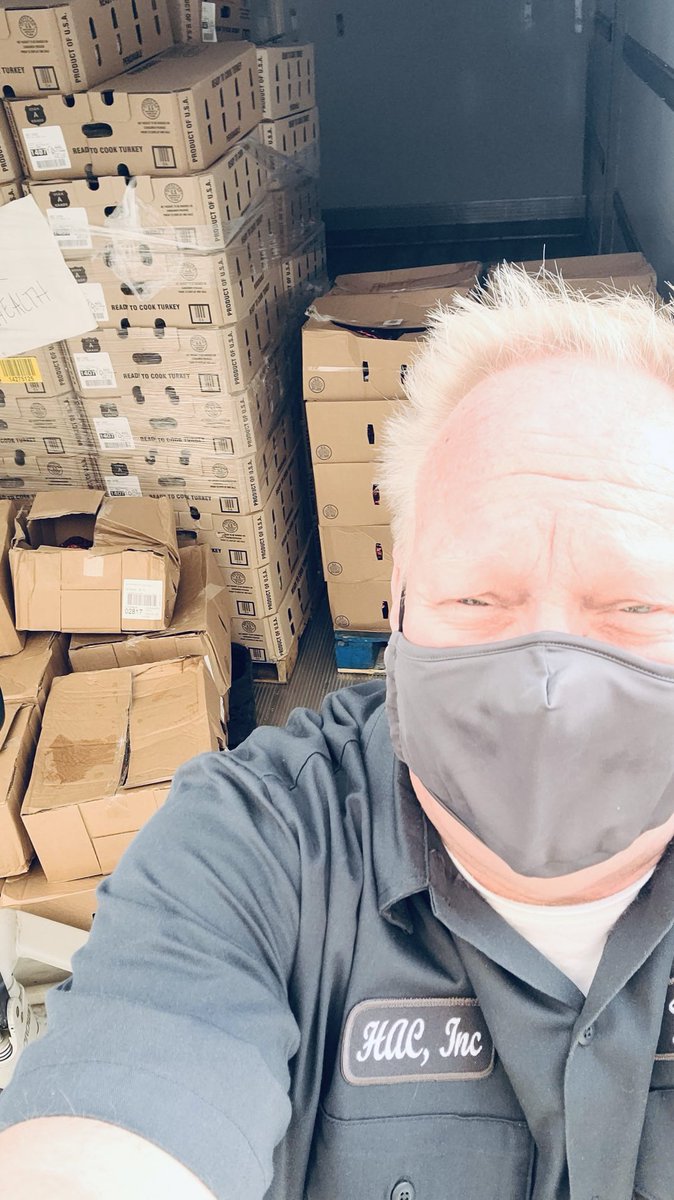 HACOwnerMarc's tweet photo. I don’t know what the #Thanksgiving equivalent of elves is…but this season our @HomelandStores employee owners are out in full force🦸🏻Here’s our meat director Jay delivering turkeys to @OUHealth!❤️🦃We’re working hard to make our neighbors’ TG brighter!🙏🛒😋 https://t.co/3m9bnTecoY