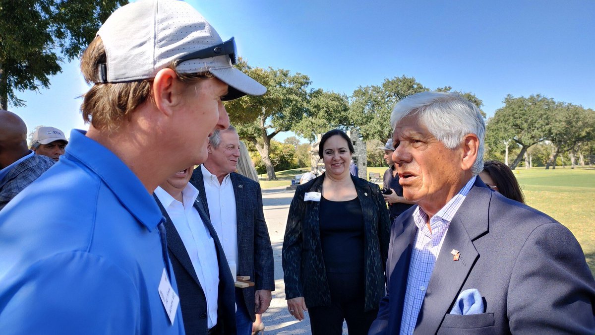 Got to meet one of golfs greatest players today at Historic Brackenridge Park Golf Course.#LeeTrevino What an engaging and incredible man. One of my golfing heroes. Thank you for all you do for golf. #golf @valerotxopen @GCSAA @CTGCSA18 @lsgcsa #golfinSanAntonio @AlamoCityGolf