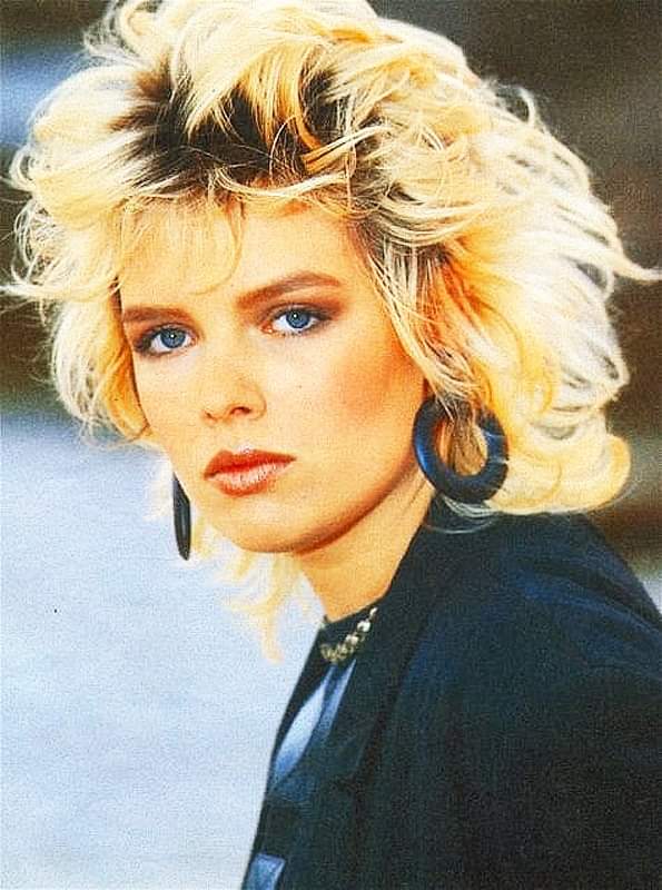 Happy birthday KIM WILDE!
(November 18, 1960) 