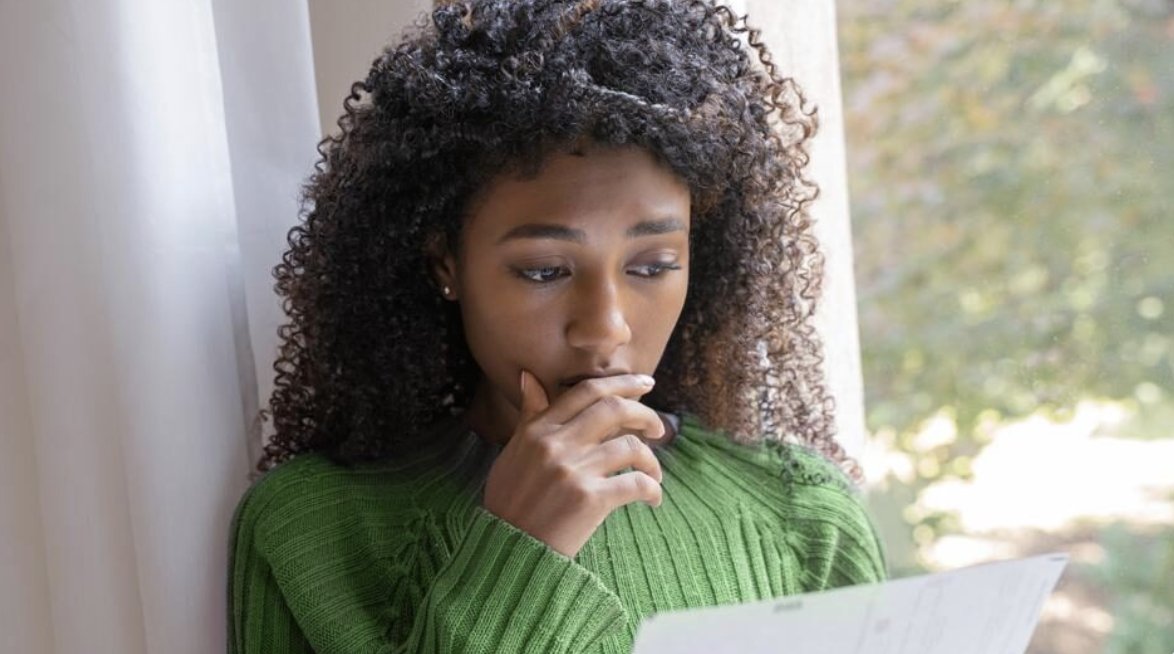 Forbes's tweet photo. Here's how to avoid getting scammed during the holidays: https://t.co/gcB2Y3hrg1 Via @ForbesAdvisor https://t.co/SM8R4sv2fI