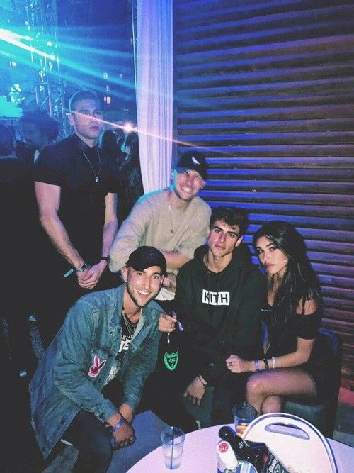 AdrikCasshh's tweet photo. quien se viene de fiesta ? @Iam_art_vv @Aegan_Cash @aleix_cash @Owensitooo https://t.co/aOlIRoyPOQ