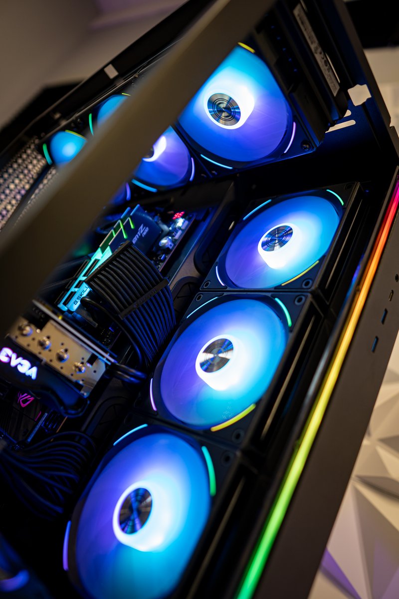 StinceBuilt's tweet image. The new shop is putting out some monsters! 🔥

Who&apos;s Next?! ✅
stincebuilt.com/lets-build

#StinceBuilt #CustomPCs