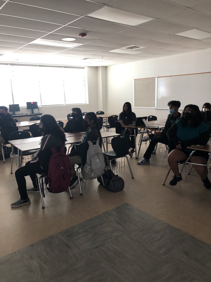 SHS_Counselors8's tweet photo. We love our recruiters and the students they encourage to join our program! Puentes has wonderful students! @nmatsu_EDHS #OneEmpire #EECHS https://t.co/UrI3W1N4Xr