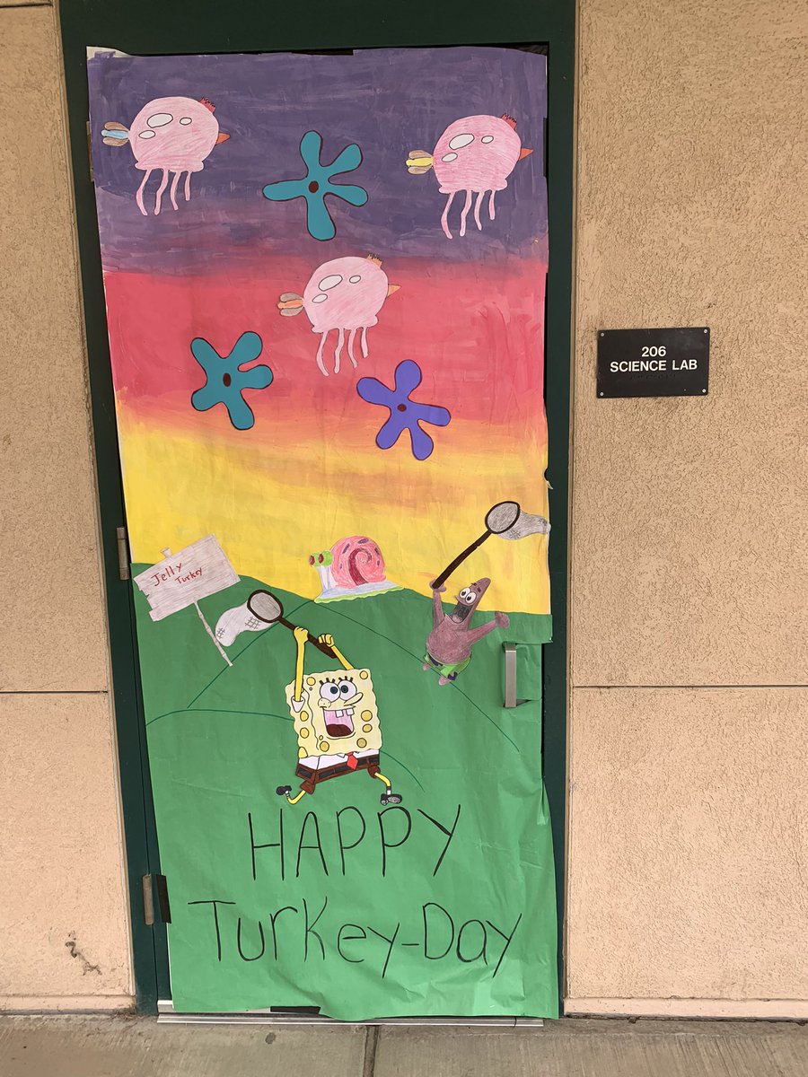 SCMooreScience's tweet image. Happy Turkey Day from Room 206! #summitstrong #ittakesitallofus