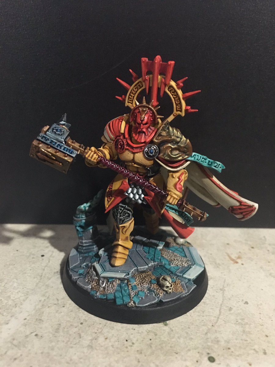 DHMinatures's tweet photo. Bastian Carthalos sporting Imperial Fist colors  can’t wait to see entire army https://t.co/S7NZBoh6m1