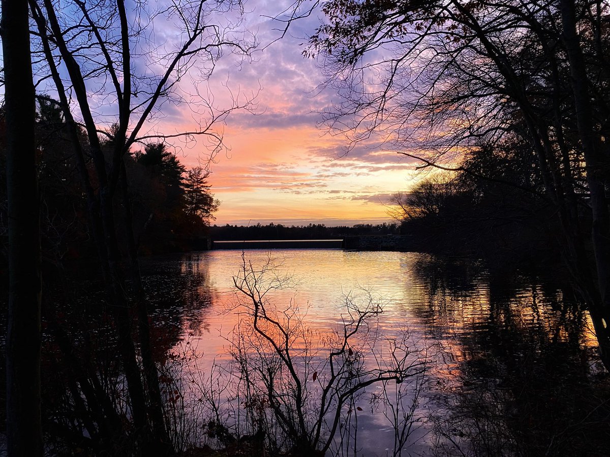 CaptBilboTweets's tweet photo. @StormHour #BeautifulNovemberDay #NewEngland #RhodeIsland https://t.co/CvdO2pp17E