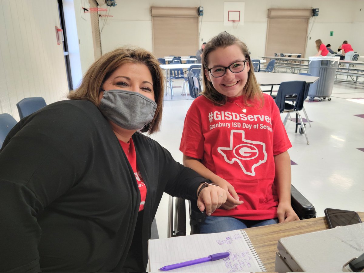 avidGMS's tweet photo. GISD Day of Service at Baccus.  Happy turkey day! https://t.co/ich0AtCPfr