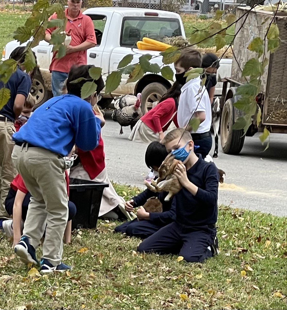 greatnessin3rd's tweet photo. Today was a zoo at Greathouse and we loved every minute of it! Our PTA takes celebrations to the next level❤️ @GreathouseElem @greathousePTA https://t.co/2cVc8ZwlDZ