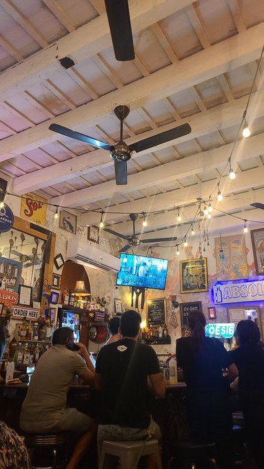Me: y'all got a menu?  Server: we only make empanadas  Me: *smiles and wets herself a lil* 😩 https://t<a href="/tag/baltimore"class="tags"><span>#baltimore</span></a><a href="/tag/share"class="tags"><span>#share</span></a><a href="/tag/rt"class="tags"><span>#rt</span></a><a href="/tag/rtitbot"class="tags"><span>#rtitbot</span></a>