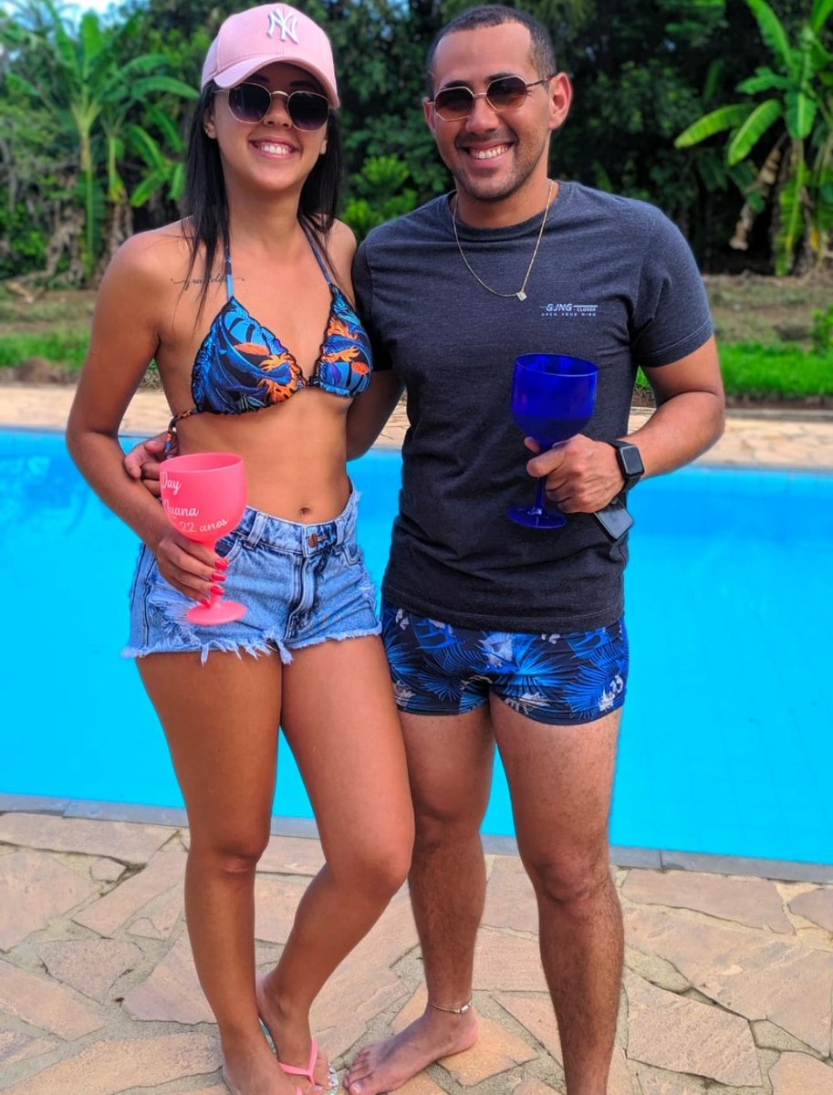 LucasEm01431999's tweet photo. Que nosso bondoso e amado Deus continue cuidando de você, te guardando e direcionando sempre! Feliz aniversário, irmã. 🙌 Te amo ❤️ https://t.co/bpvbfuS0S7