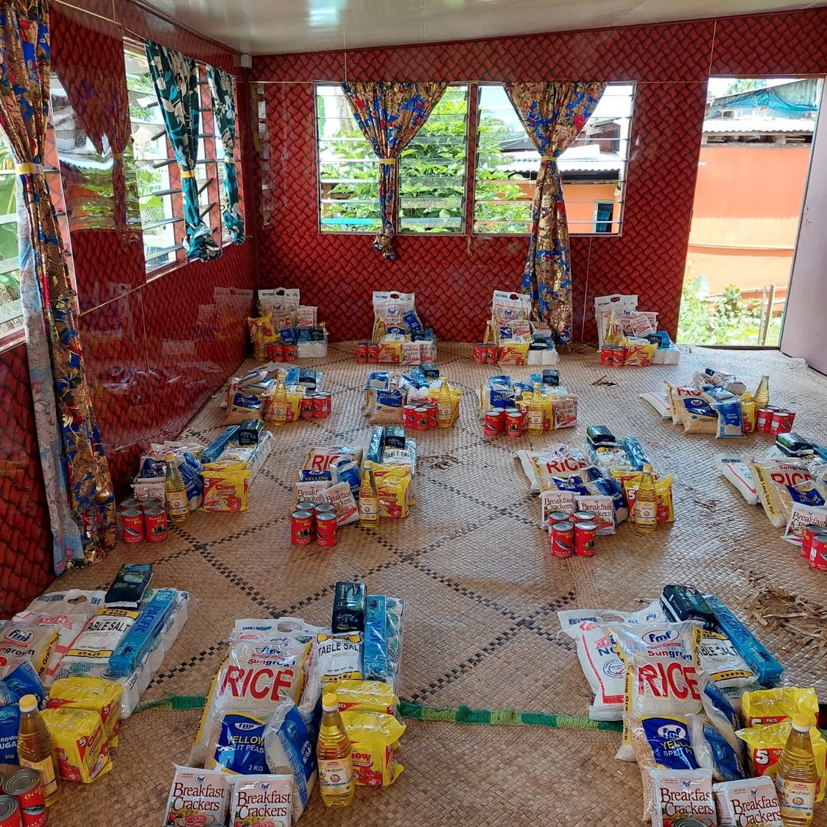 operationgracee's tweet photo. Another week of service - the team spent the day packing &amp; prep 15care packs for 15 deserving families. Thank you to everyone who continues to support this ministry! Jehovah Jireh🙏 #Veilomani https://t.co/Ocl6mAiyzK