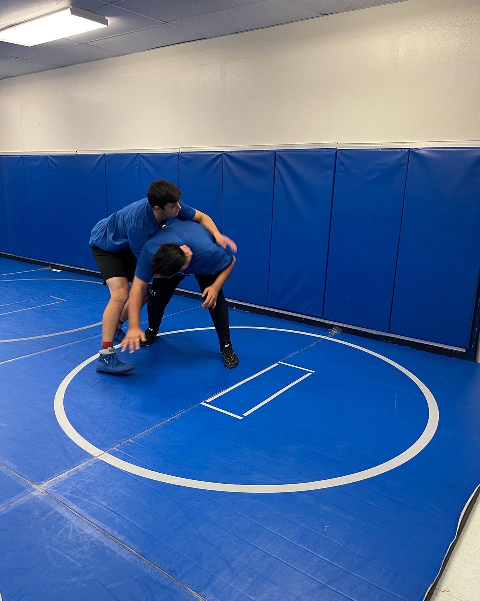 CCHSWRESTLING21's tweet photo. Dawg wrestling getting ready for our Capital classic. First tourney of the year at Bowie HS! Let’s Go! https://t.co/Tz1quaBLTx