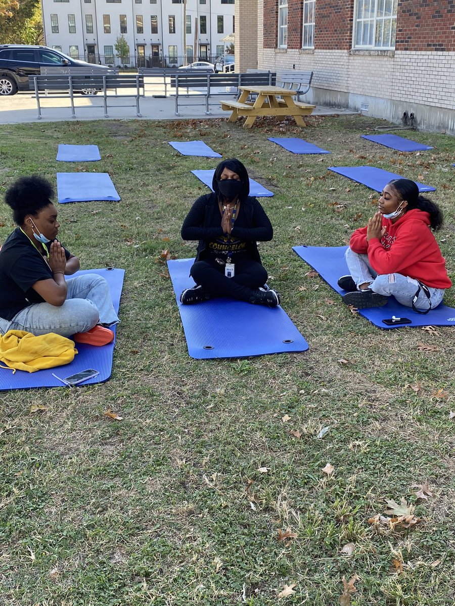 DISDSubs's tweet image. RT @tanyania: Relax……Relate…….Release….. So what are some ways that you grab a little rest and inspiration? @RaymieVenable @andrewwhiteidea @mibroughton @PersonalizeDISD #ADifferentWorld #StudentCulture #SEL #WellnessWednesday @CounselingDISD @Pe…