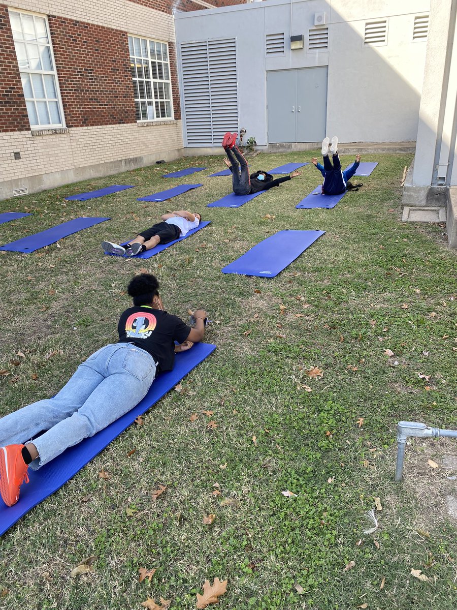DISDSubs's tweet image. RT @tanyania: Relax……Relate…….Release….. So what are some ways that you grab a little rest and inspiration? @RaymieVenable @andrewwhiteidea @mibroughton @PersonalizeDISD #ADifferentWorld #StudentCulture #SEL #WellnessWednesday @CounselingDISD @Pe…