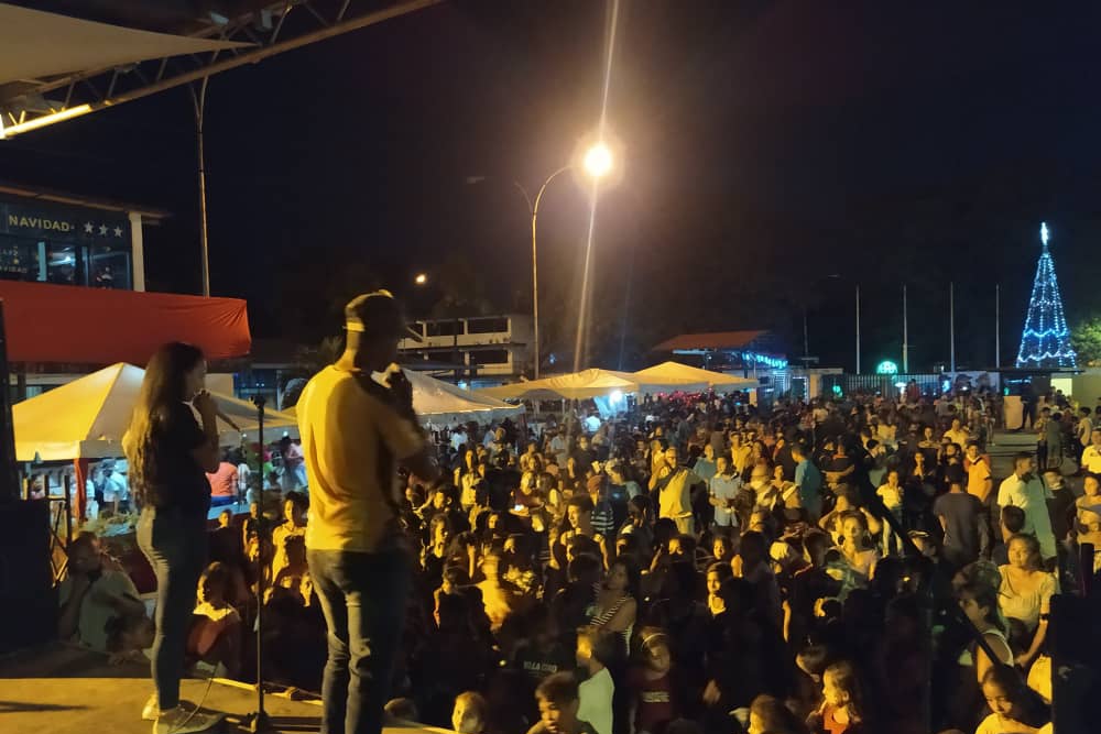 En perfecta unión cívico, militar, policial y territorial, autoridades celebraron el encendido de luces de la Navidad en <a href="/policiacojedes1/">IACPEC</a>, del mpio Ezequiel Zamora, entre parrandas y alegría, dieron inicio a la fecha decembrina.