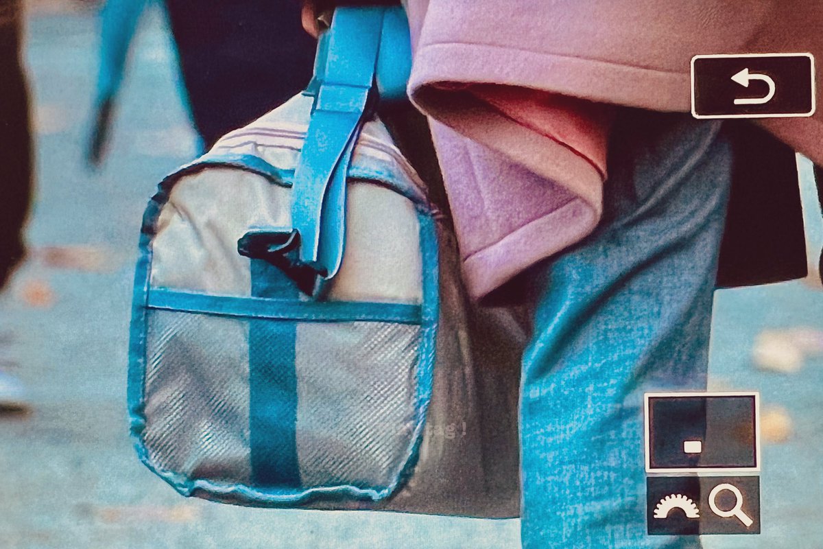 Playtag_125's tweet photo. 211118
#베리베리 #VERIVERY #유강민 #강민 #KANGMIN #세상존잘유강민 @by_verivery 

형들이 싸준 도시락 들고 🐶 https://t.co/bLvm1bi6mg