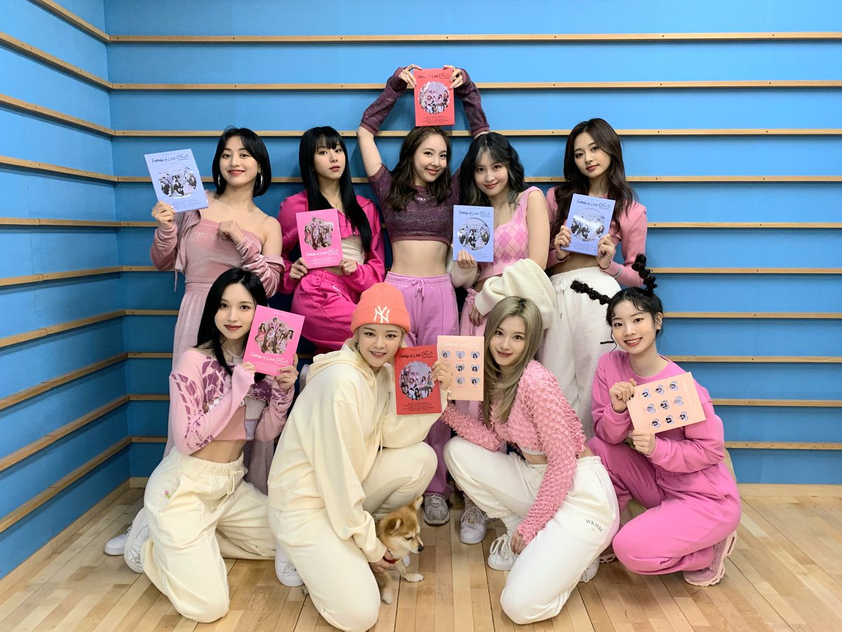 JYPETWICE's tweet photo. TWICE 3rd Full Album
"Formula of Love: O+T=<3"

4 version 
🧪🔨💥🥰
altogether with TWICE❤

You can get the album in Target 👇
https://t.co/tbGpUWgtvS

🧪Listen "Formula of Love: O+T=<3" HERE👇
https://t.co/73BztTyuhC

#TWICE #트와이스 #LoveAintAScience
#FormulaOfLove #SCIENTIST https://t.co/ttvnU7OT1W