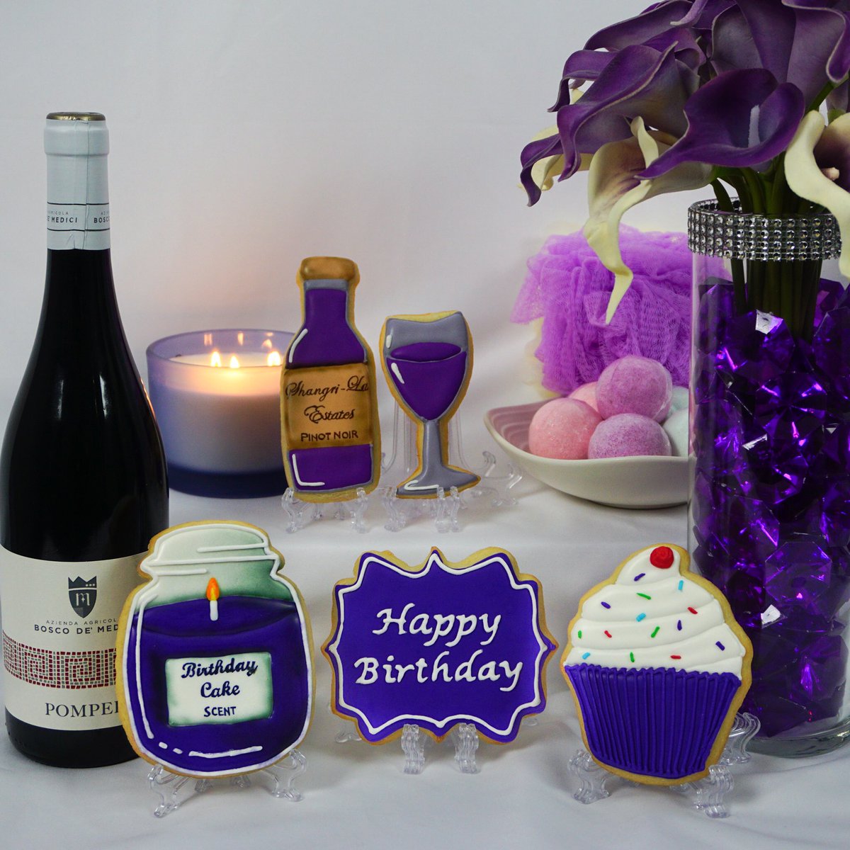 LadyLalaBakes's tweet photo. Happy Birthday to…me! November is my birth month so I baked myself a treat. These #cookies are a perfect sweet indulgence to celebrate w/your S.O. or w/your squad before a night on the town, or in your personal relaxation/reality escape. Candles wine &amp; cupcakes for the win! https://t.co/nRxW7slRb6