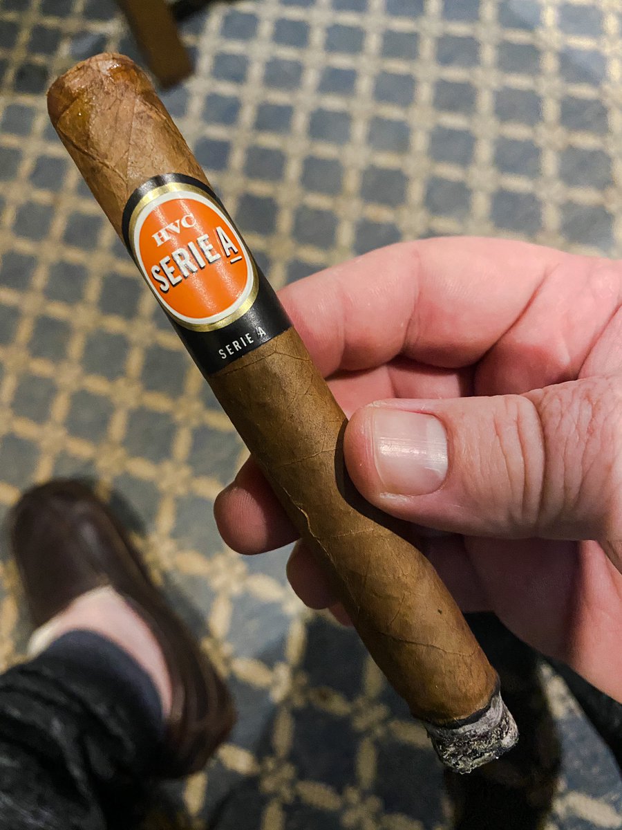 stogiedad's tweet photo. Throwing some pork loins on the grill, enjoying a @HVCCigars #SerieA and a @Leinenkugels #ToastedBock while working on that…#nowsmoking #CigarLife 🔥 🍺 💨 🍂 https://t.co/VrD57KNPGt