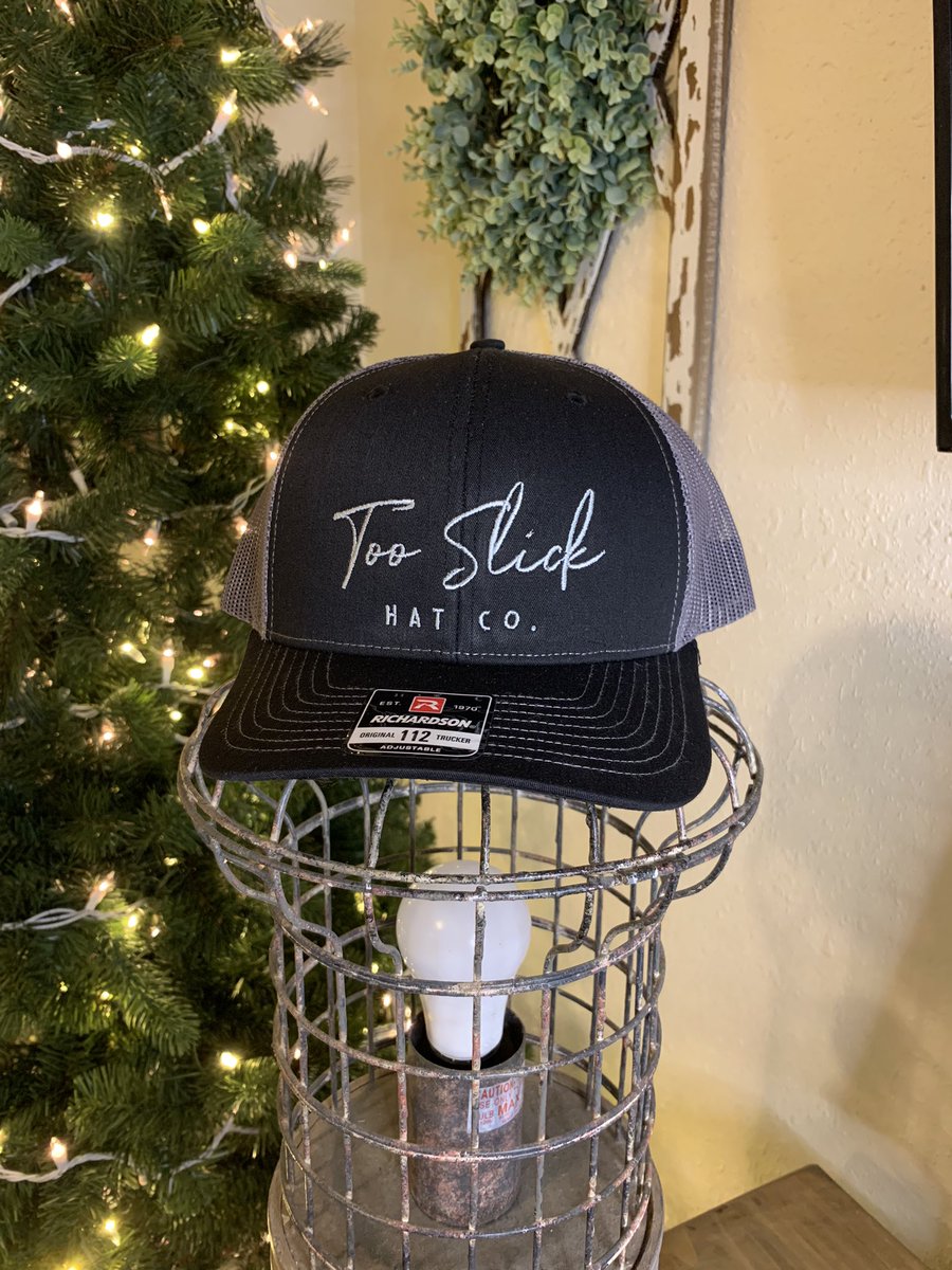 EMassey29's tweet photo. Too Slick Hat Co.

~ What we have in stock rn:

~ Go follow us on Instagram @ tooslickhatco to see new products as they come in! 🤘🏽 https://t.co/OTcmT1JpIC
