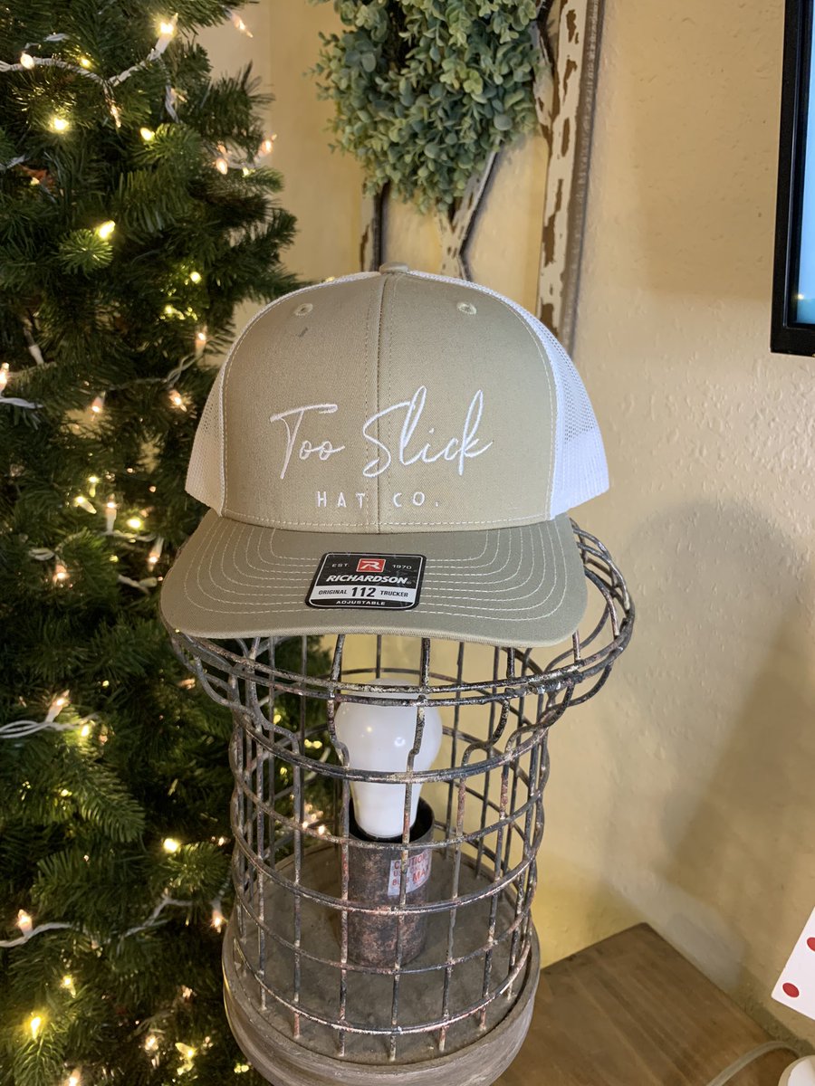 EMassey29's tweet photo. Too Slick Hat Co.

~ What we have in stock rn:

~ Go follow us on Instagram @ tooslickhatco to see new products as they come in! 🤘🏽 https://t.co/OTcmT1JpIC