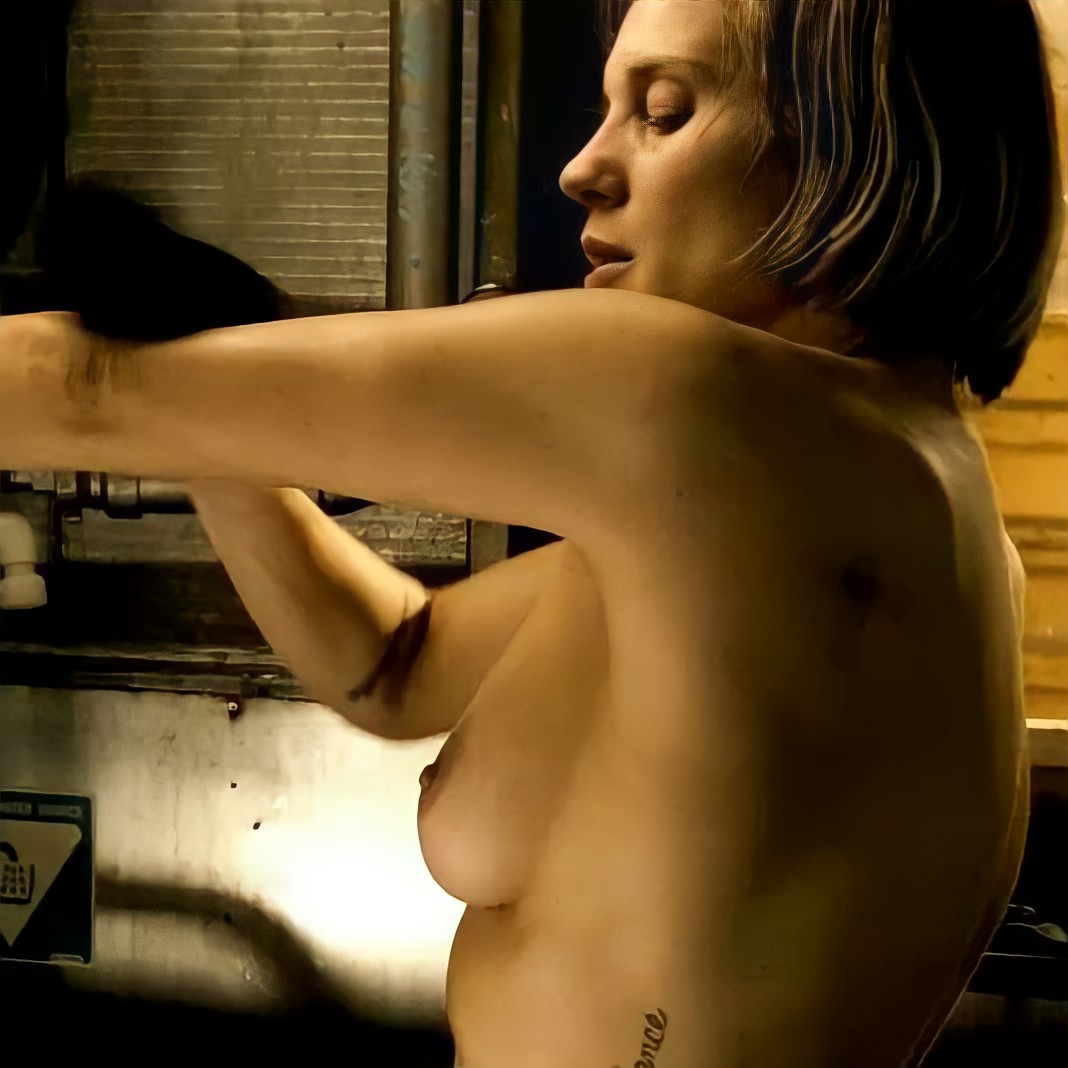 Katee Sackhoff in "Riddick" .