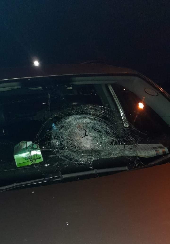 Grid_Protection's tweet photo. 18/11/2021
WARNING:
Rock throwing at the Tom Jones Str off-ramp to the N12, Benoni JHB. Motorists to take caution when using this route. https://t.co/jvDz2jWylv https://t.co/XQNUW40PSV