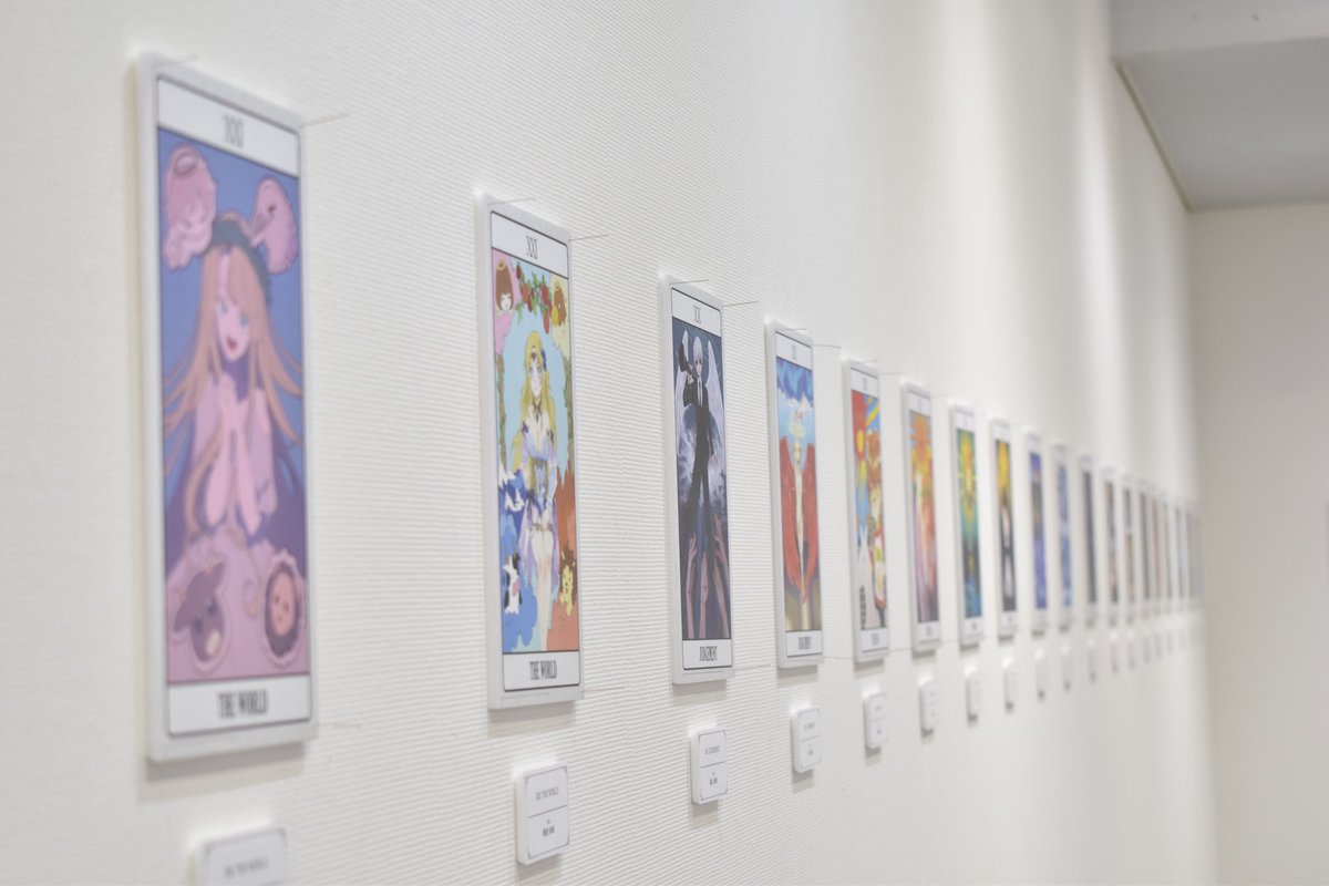 saga_comicart's tweet photo. ただいま玄関ホールにて
コミックアート分野1回生・専攻科1回生による
【タロットカード展】開催中です！🔮
11月25日(木)まで���示しておりますので、是非ご覧くださいませ！
#嵯峨美 #コミックアート https://t.co/Ohch86bJ9c