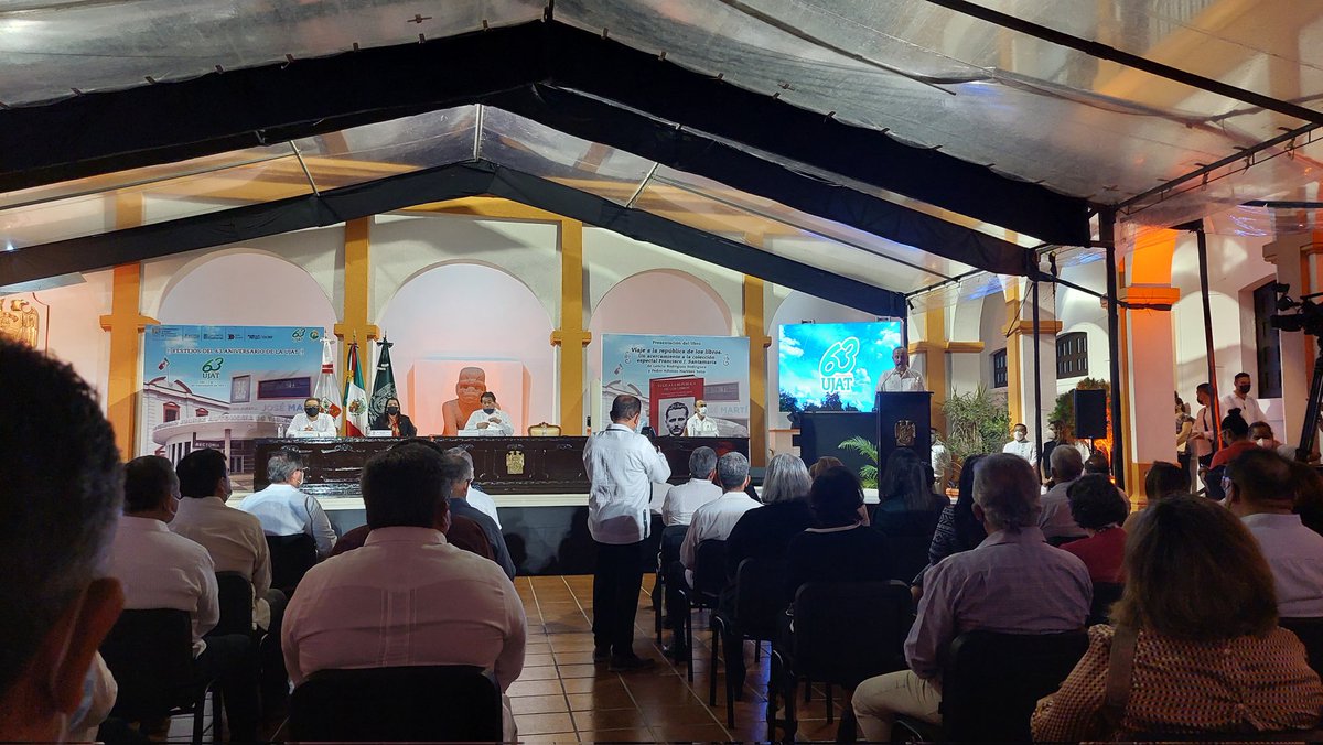 RodCalvario's tweet photo. Tuve el honor de representar a al Secretario @ppnieves en los festejos del 63 aniversario de mi Alma Mater @UJAT donde el gobernador @cmmerino refrendó su apoyo al proyecto de @narvaezosorio al frente de esta gran institución. Enhorabuena! ORGULLOSAMENTE JUCHIMAN! #tabasco #UJAT https://t.co/9e989NQiPE