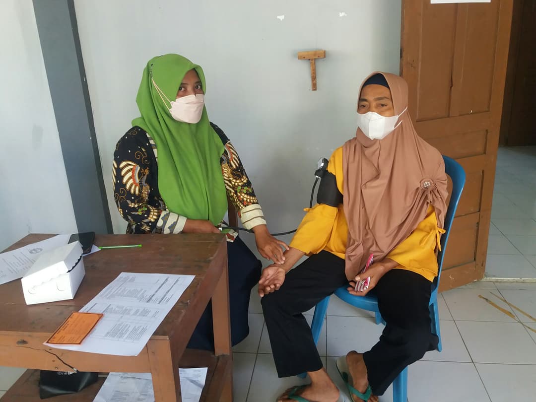 SepatPemdes's tweet photo. Kegiatan pada hari ini Kamis, 18 November 2021, vaksinasi Covid 19 Dosis 2 (Sinovac) yang di laksanakan oleh @puskesmasmasaran1 serta Pemerintah Desa Sepat dan di bantu oleh Relawan Desa Sepat. Tempat pelaksanaan di Balai Desa Sepat  #vaksìnasicovid19 #sehat #kuat #prokes #5m https://t.co/ACsYSfhBHz