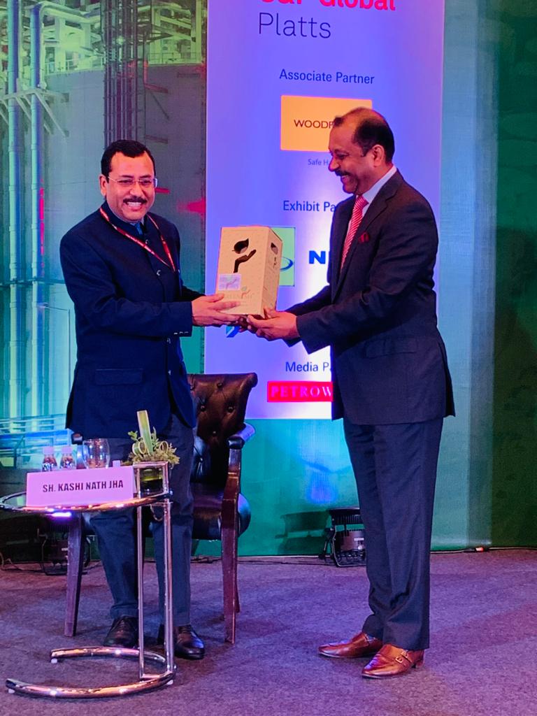 LNGIndiaSummit's tweet photo. #LNGIndiaSummit | Inaugural address by Sh. Kashi Nath Jha, Joint Secretary, Petrochemicals, defines his viewpoints on LNG &amp; Gas agenda to achieve the country’s vision of a gas-based economy.
Watch this space for more industry-related updates!

https://t.co/11nEyNcGbG https://t.co/fFYCKnEARj