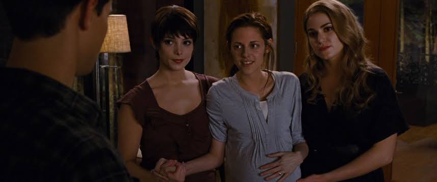 archivetwilight's tweet photo. 10 years ago The Twilight Saga: Breaking Dawn Part 1 was released. (November 18, 2011) https://t.co/2pR1OSfpMf