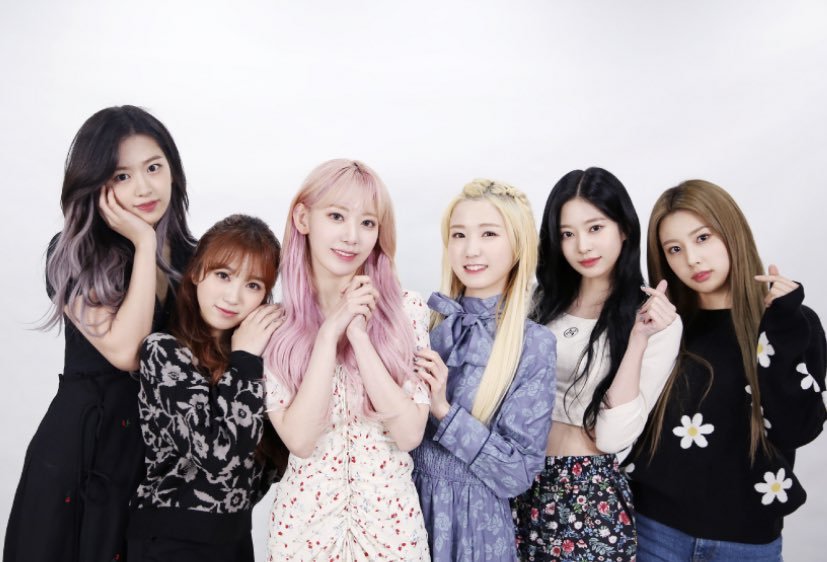yyujinationn's tweet photo. the difference between yujin and wonyoung's height on izone and ive 😭

IVE MEMBERS ARE GIANTS https://t.co/rWnTcJ6th6