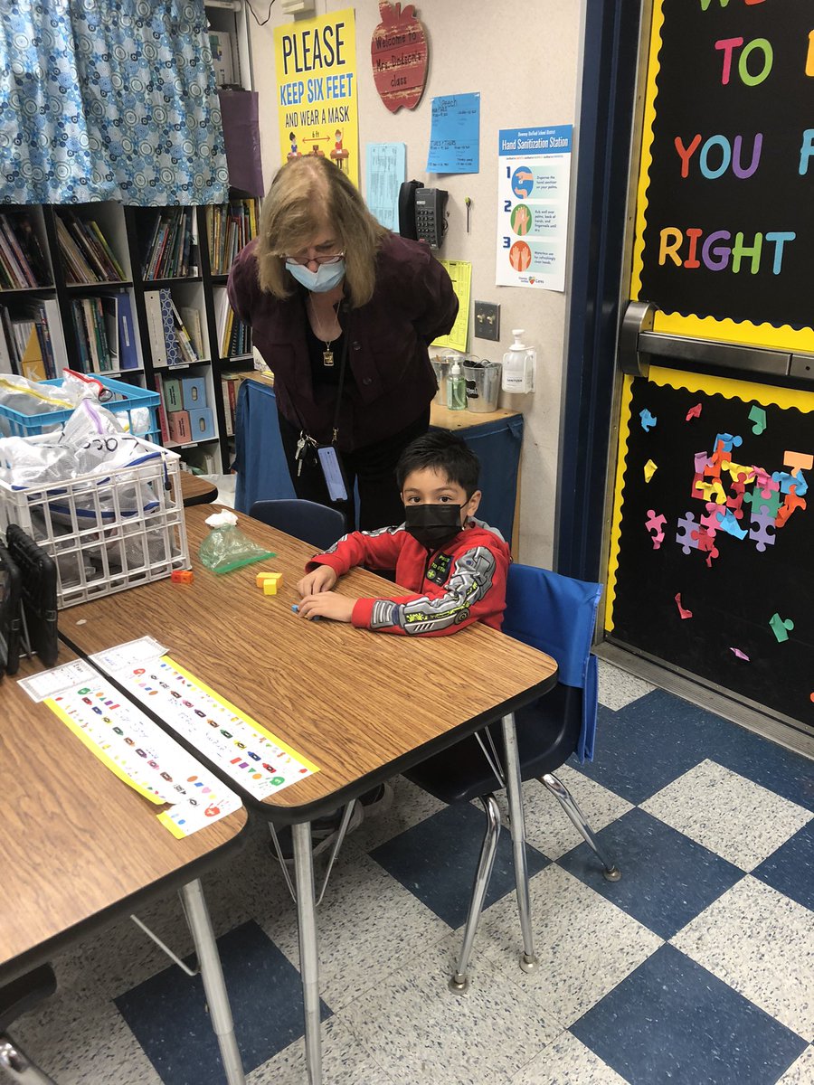 AlamedaTigers's tweet photo. Thank you Dr. Garcia, Mrs. Sodetani, Mrs. Perez-Saab and Mrs. Salomon Saldaña for visiting Alameda today. https://t.co/NBysfYAdTR