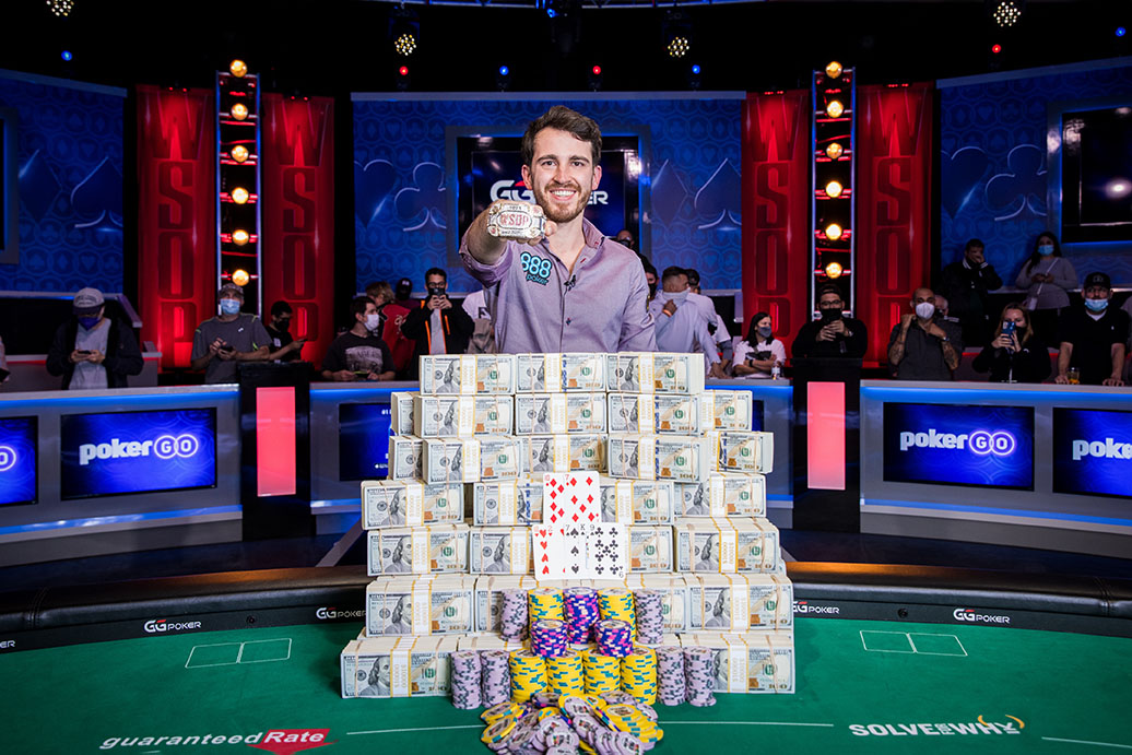 WSOP's tweet photo. Your 2021 WSOP MAIN EVENT Champion is Koray Aldemir!

@kooraay90 claims the $8,000,000 grand prize and the coveted Main Event bracelet.

📸 @hayleyocho
https://t.co/DuPtRAR1u8 https://t.co/1WWtWKheAh