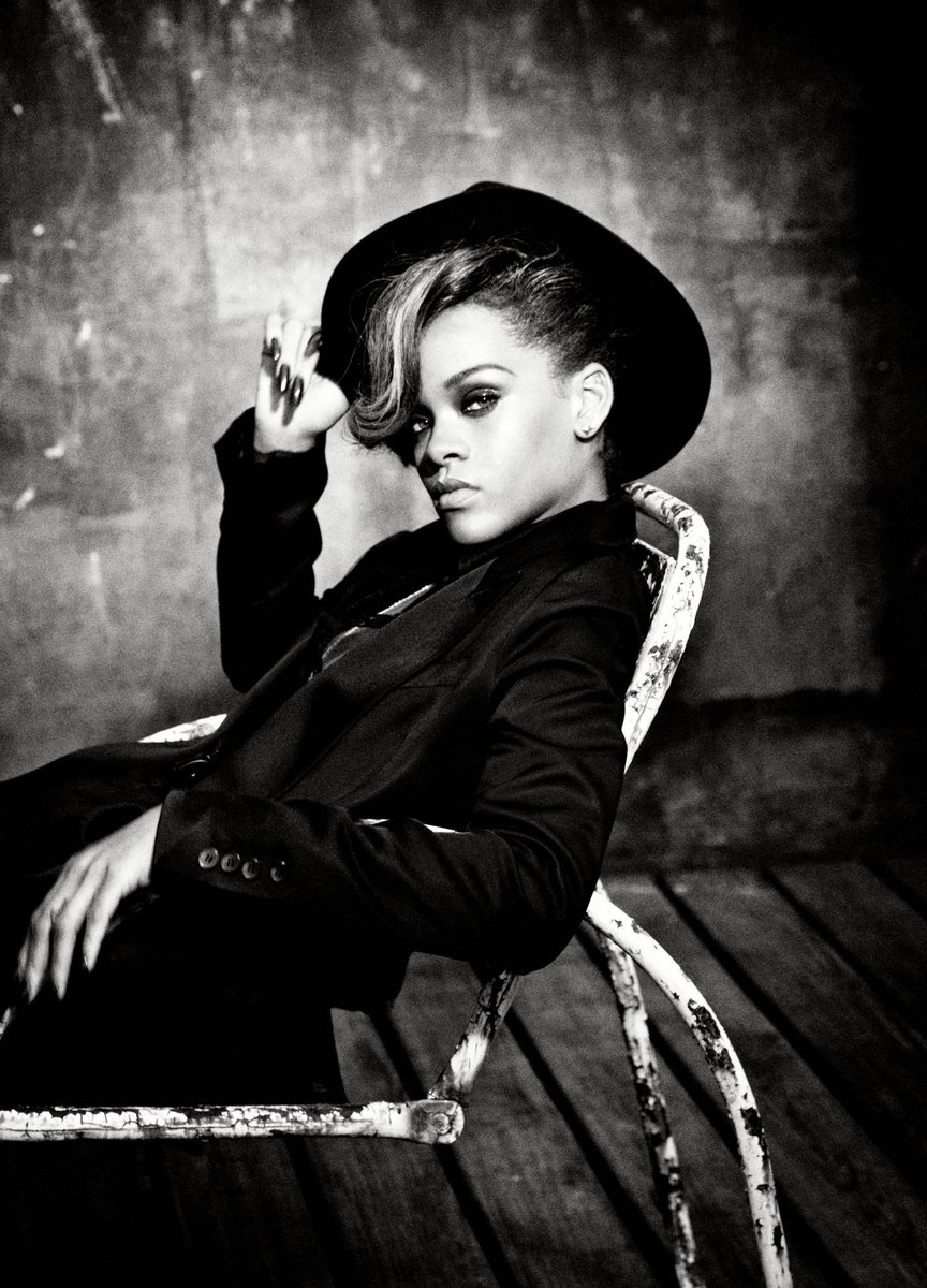 ririoncharts's tweet photo. 10 years ago, Rihanna released "Talk That Talk".
The album debuted with 504,000 and today has more than 10 million sales worldwide. It produced #YoudaOne, #WhereHaveYouBeen and the smash hit #WeFoundLove winner of the Best Music Video at the Grammy Awards. https://t.co/bgEuIEy7NQ