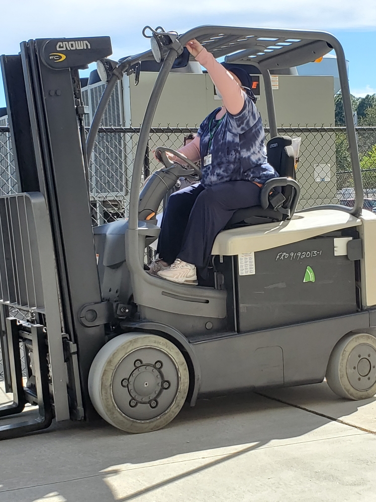 Rich2Transition's tweet photo. Did we mention that all five @RichlandTwo Transition Specialists are now certified forklift operators? Next is forklift trainer training!  We are always learning valuable skills to help prepare our students for employment. #careerready @KatiniaD @KathyKwhaley @DrBaronDavis https://t.co/rqd6CRidOj
