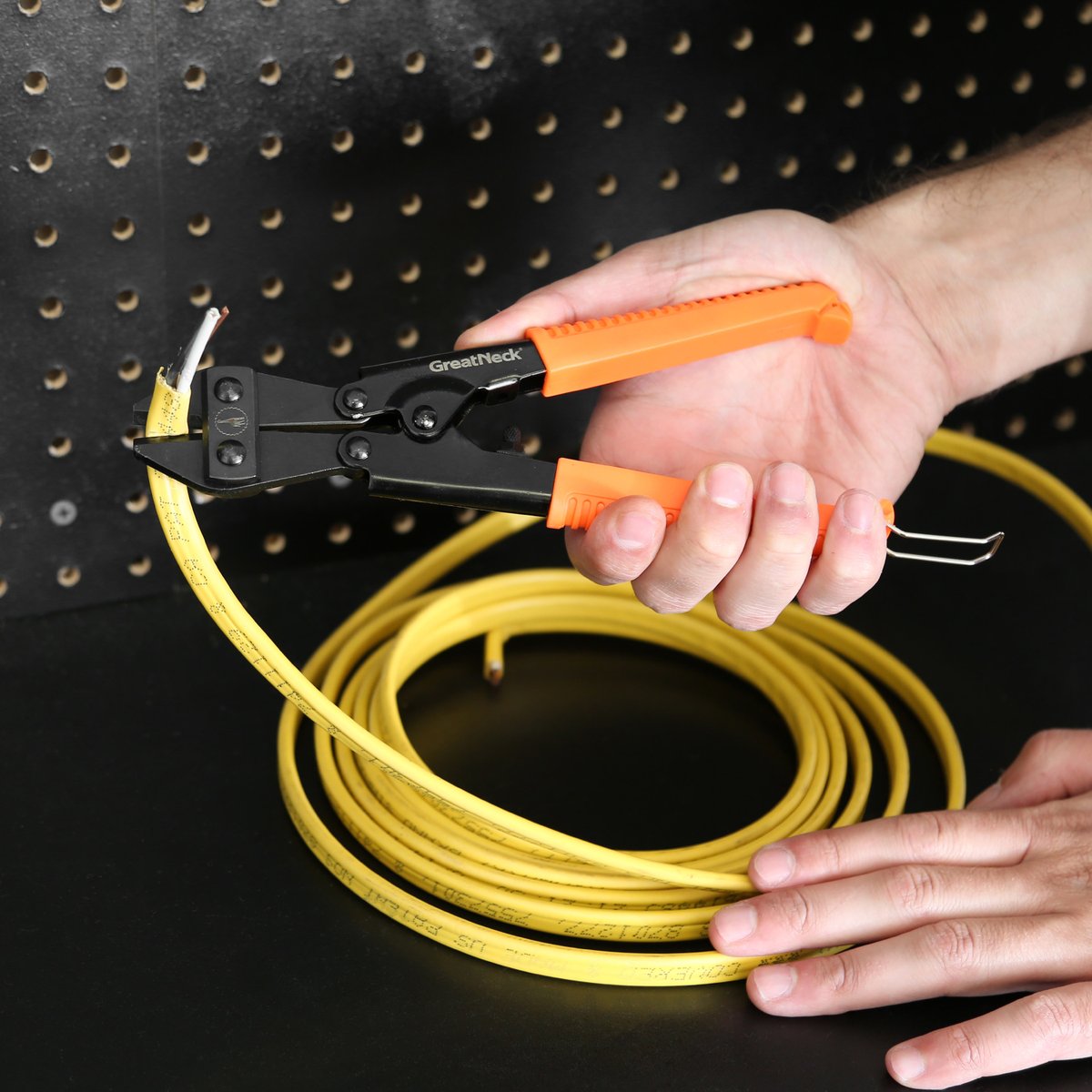 GreatNeckTools's tweet photo. Small but mighty. The GreatNeck 8" bolt cutter brings powerful strength in a lightweight frame. With a comfortable grip, your hands won't get tired before the job is done. Get yours today: https://t.co/zZ1TwWeN0Z https://t.co/2ETcLWFr1a