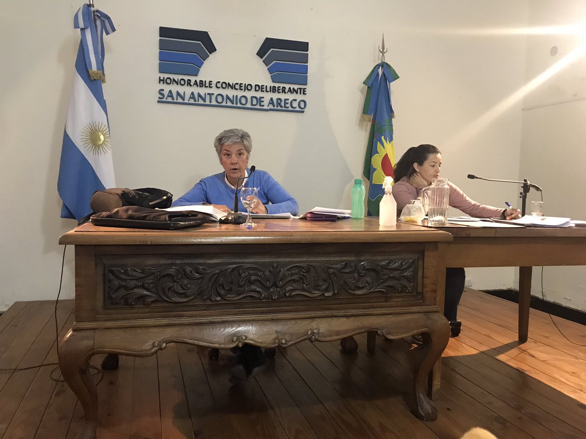 NanoPereaSADA's tweet photo. #Miércoles de Sesión, concejo Deliberante @municipioareco https://t.co/kBM4kCEmmA