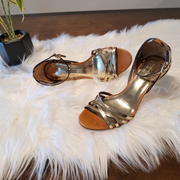 PullinDarla's tweet photo. So good I had to share! Check out all the items I'm loving on @Poshmarkapp #poshmark #fashion #style #shopmycloset #lanebryant #sperry #coach: https://t.co/F3O6EDk3FQ https://t.co/B9R2AUvxgx