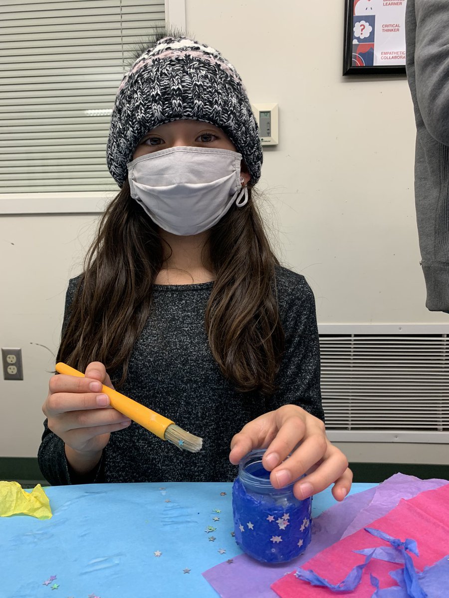 McAuliffeD11's tweet image. Our family make-and-take craft night is happening now! Come on over to make some great gifts before the holidays. Now until 7:00PM!
#CSSD11
@d11students @McAuliffeD11