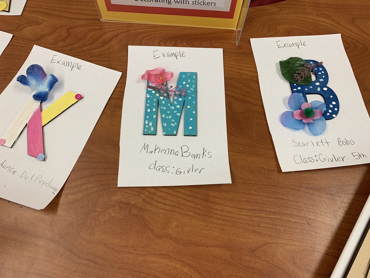 McAuliffeD11's tweet image. Our family make-and-take craft night is happening now! Come on over to make some great gifts before the holidays. Now until 7:00PM!
#CSSD11
@d11students @McAuliffeD11