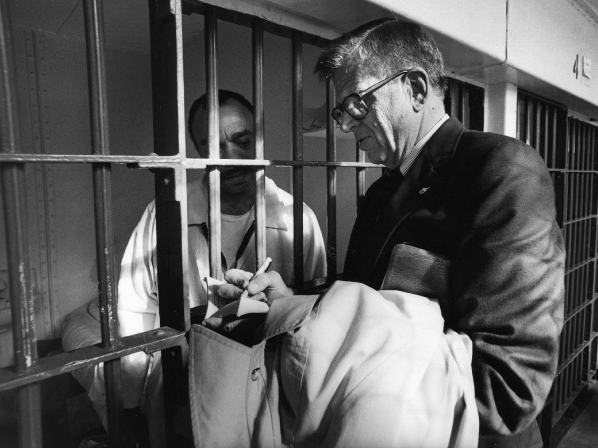 prisonfellowshp's tweet photo. “In Matthew 25, Jesus says ‘I was in prison, and you visited me.’ He calls upon His Followers to minister to those who are behind bars. In other words, we will be judged in part by the way we treat those who are in prison. …” #ChuckColson #Matthew25 https://t.co/sCT6zdKGzp