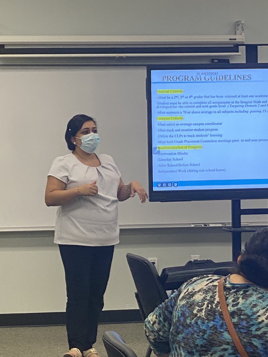 Mayte_G_Olivo's tweet photo. Great parent turn out for our Level-Up Meeting. We will host another one for those that could not make it. #hereforourstudents #makingseguingreat @juanseguinhisd @Garibaldi3HISD @Achieve180_HISD @wpineda30 https://t.co/QBg80YHDfT