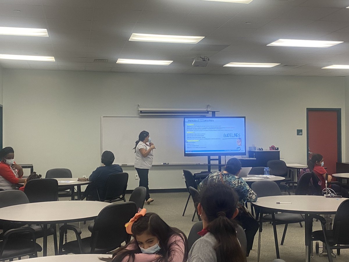 Mayte_G_Olivo's tweet photo. Great parent turn out for our Level-Up Meeting. We will host another one for those that could not make it. #hereforourstudents #makingseguingreat @juanseguinhisd @Garibaldi3HISD @Achieve180_HISD @wpineda30 https://t.co/QBg80YHDfT